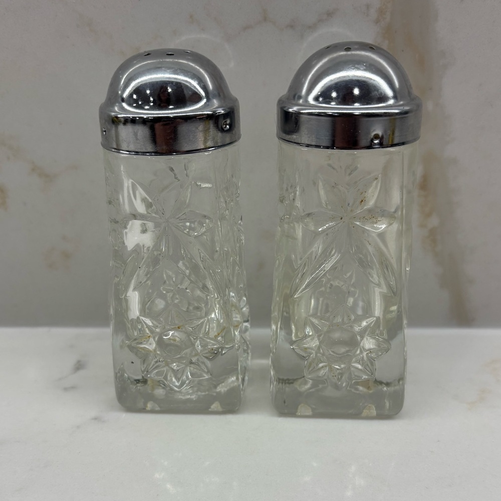 Vintage Anchor Hocking Star Of David Clear Glass Salt Pepper Shakers Silver Top